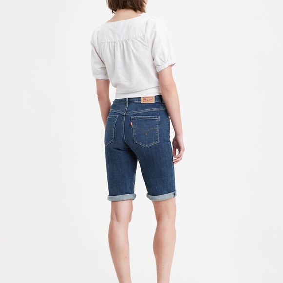 Dark rinse Levi's Bermuda shorts - Picture 2 of 6